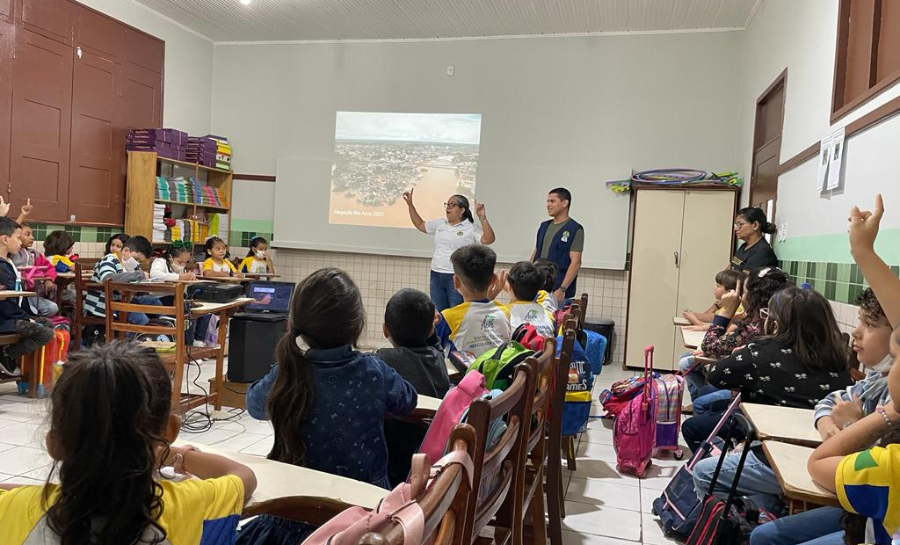 Governo do Acre realiza Circuito Ambiental em escolas públicas estaduais para conscientização sobre seca prolongada